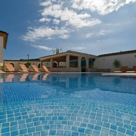 Hacienda Maximillian Villa Seget Donji