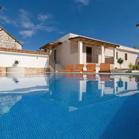 Hacienda Maximillian Villa